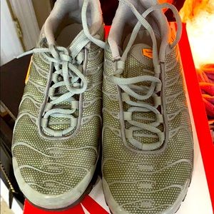 Nike air max orange & green worn twice max